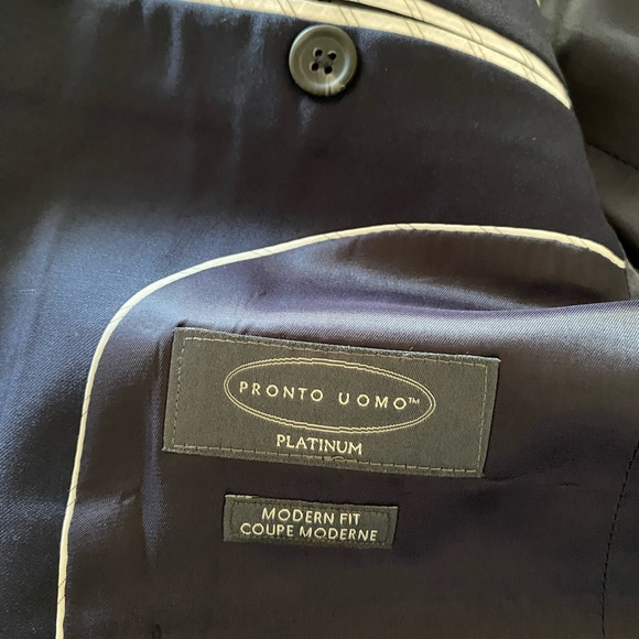 Navy Men’s suit Pronto Uomo. Worn once - dry cleaned right after - Picture 4 of 4
